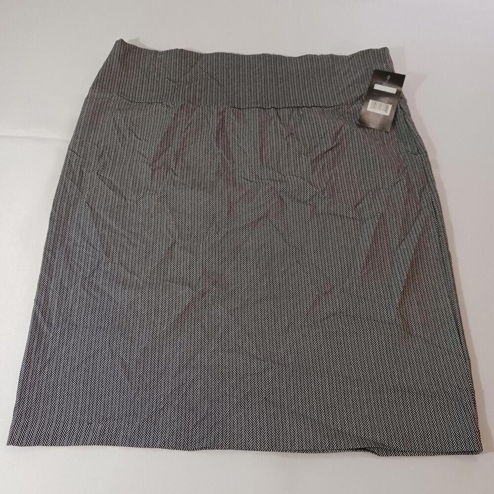 Ashley Blue SKTX Women's 2X Black & White A-Line Pull-On Elastic Waist Skirt